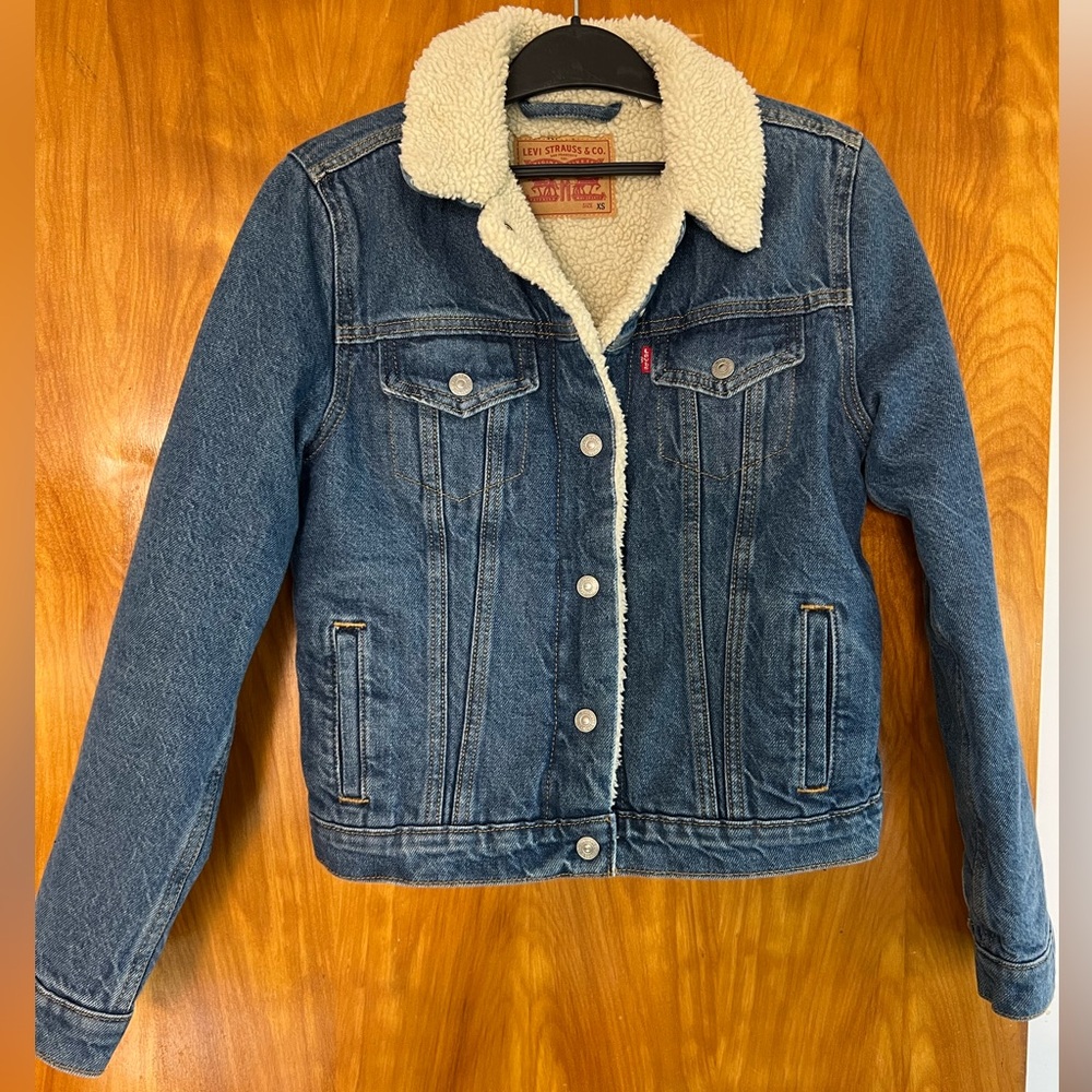Levi's Women's Classic Blue Jean Jacket with Sherpa Lining